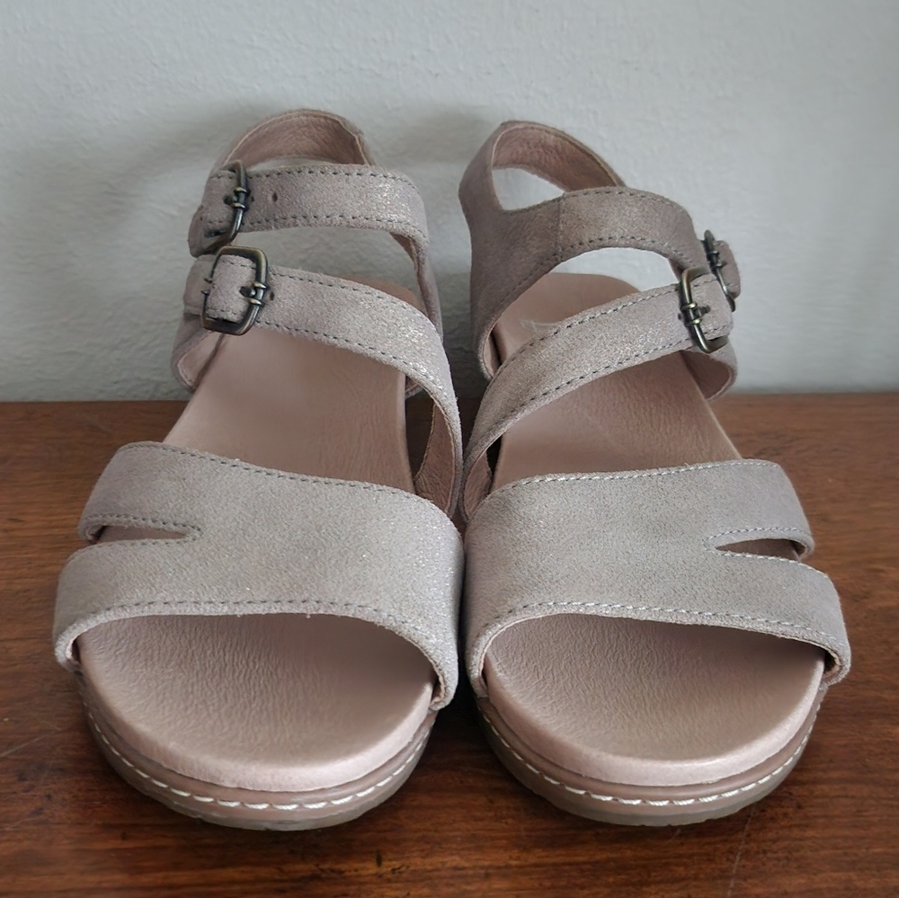 Dansko Angela Sand Metallic Shimmer Nubuck Wedge Sandals Size 37 - Picture 4 of 11